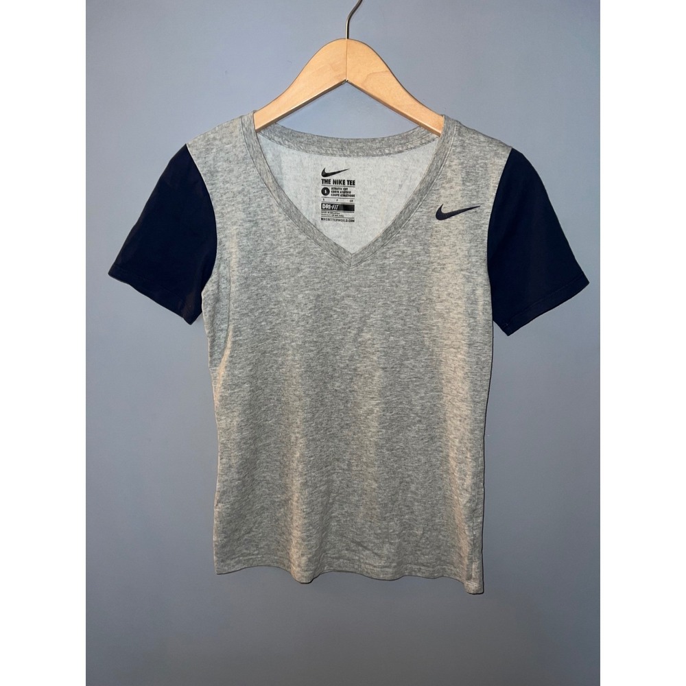 Nike Dri-FIT V-Neck T-Shirt Womens Small‎ Gray Navy Blue Colorblock Athletic Tee